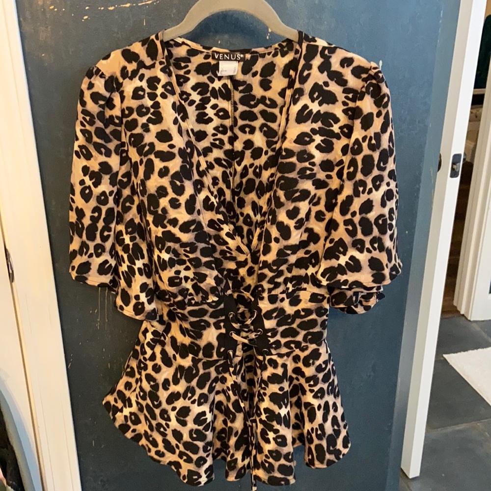 Sexy leopard blouse, tags off but never worn